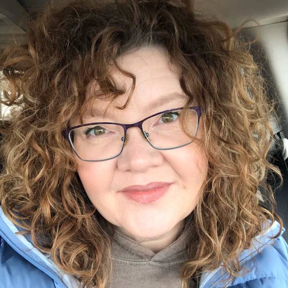 Meet your Posher, Lisa - Picture 1 of 1